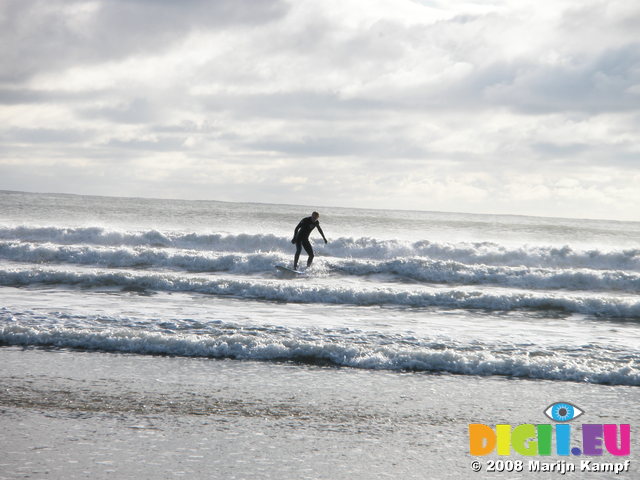 JT00085 Marijn surfing